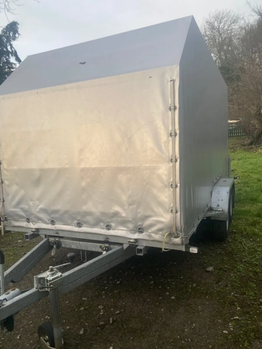 Trailer - Image 1
