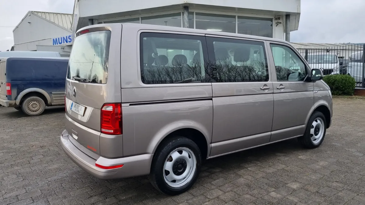 182 VW TRANSPORTER SHUTTLE AUTOMATIC 9 SEATER - Image 3