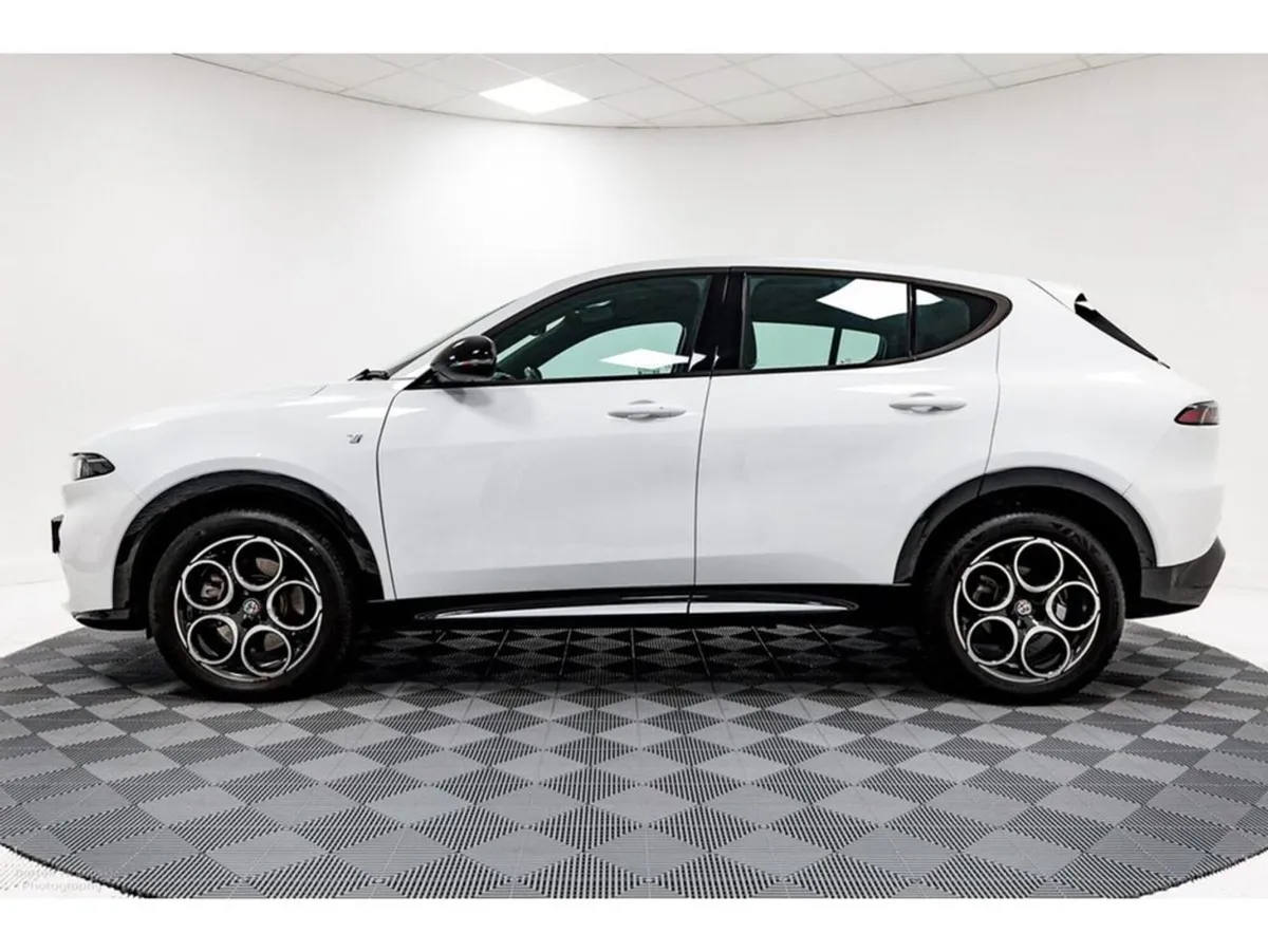 Alfa Romeo Tonale  auto Low Mileage Ti Model 1.5 - Image 4
