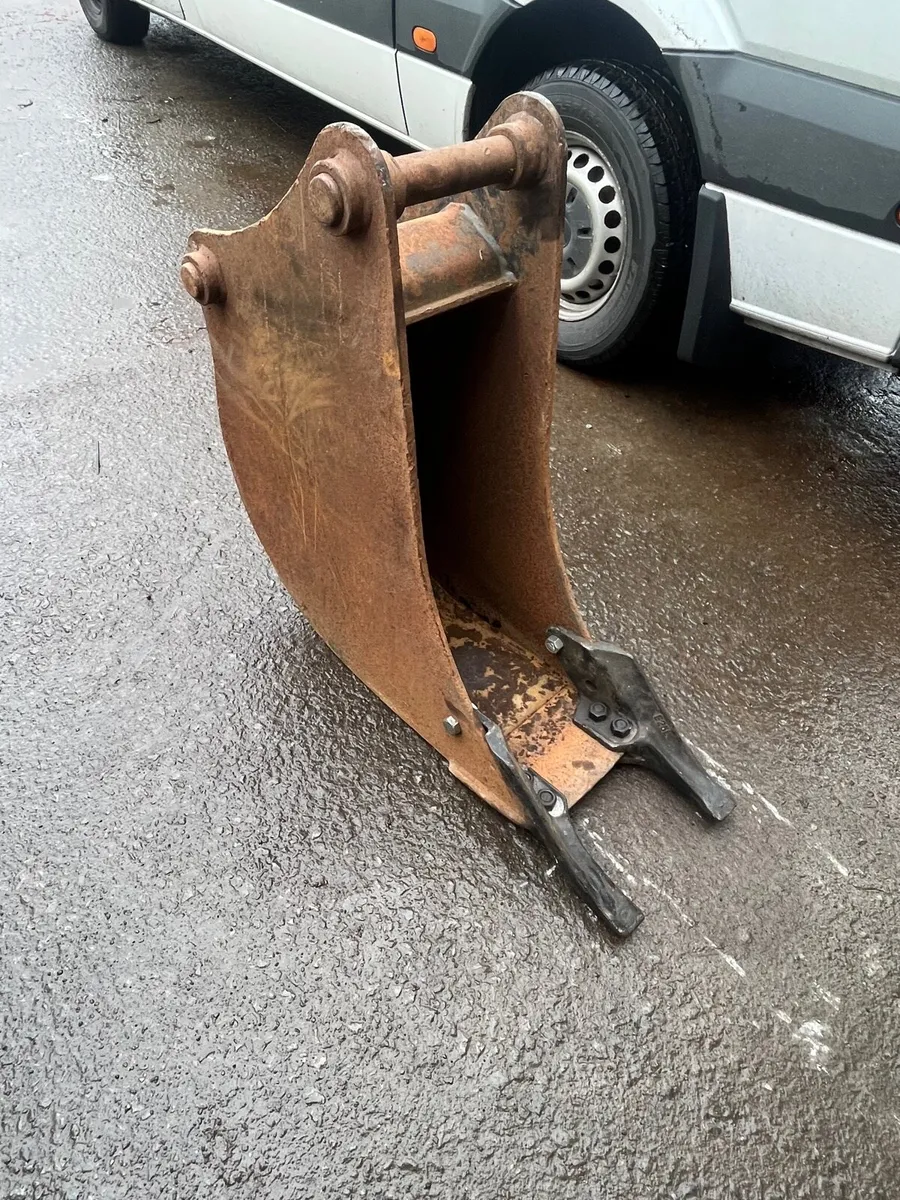 Jcb buckets 1ft 2ft 4ft - Image 1