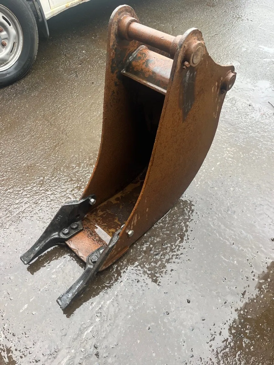 Jcb buckets 1ft 2ft 4ft - Image 2