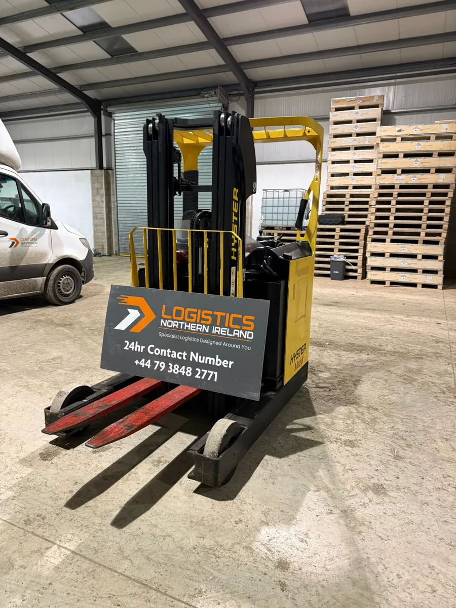 Hyster Matrix Electric Forklift Aisle Truck - Image 1