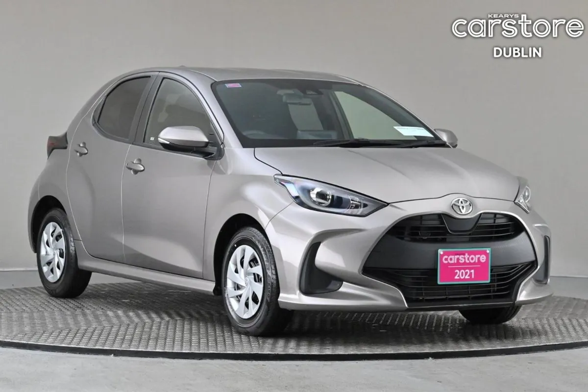 Toyota Yaris 1.0 Auto Petrol  reverse Cam privacy - Image 1