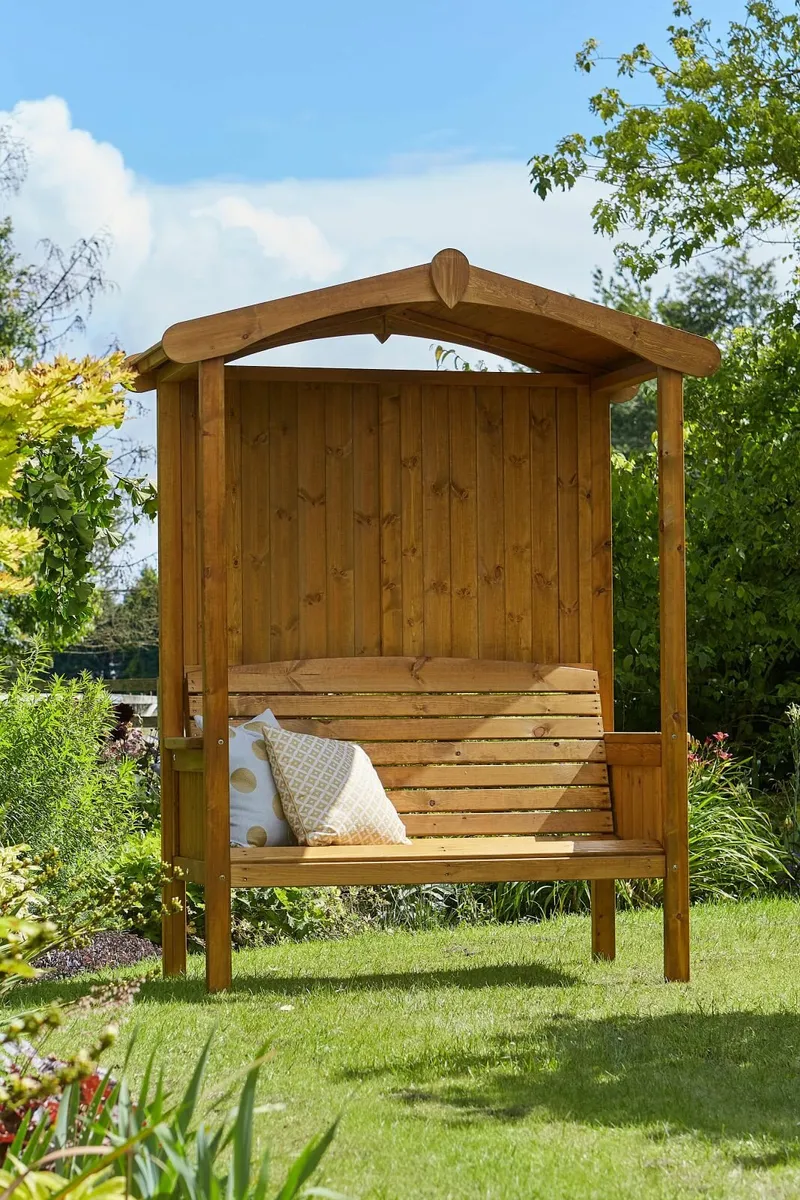 TOM CHAMBERS GARDEN FURNITURE 10% OFF - Image 2