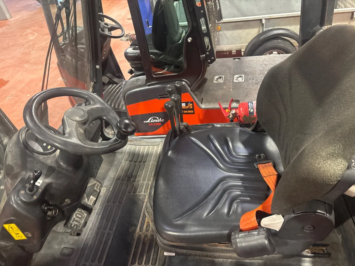 Linde E35 Electric Container spec forklift - Image 3