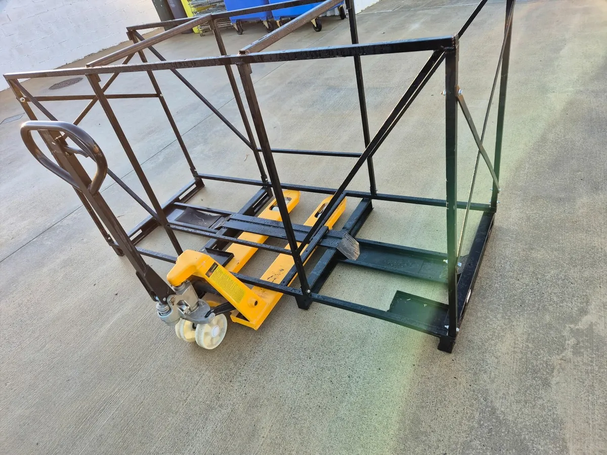 Motorcycle transport cage - Image 1