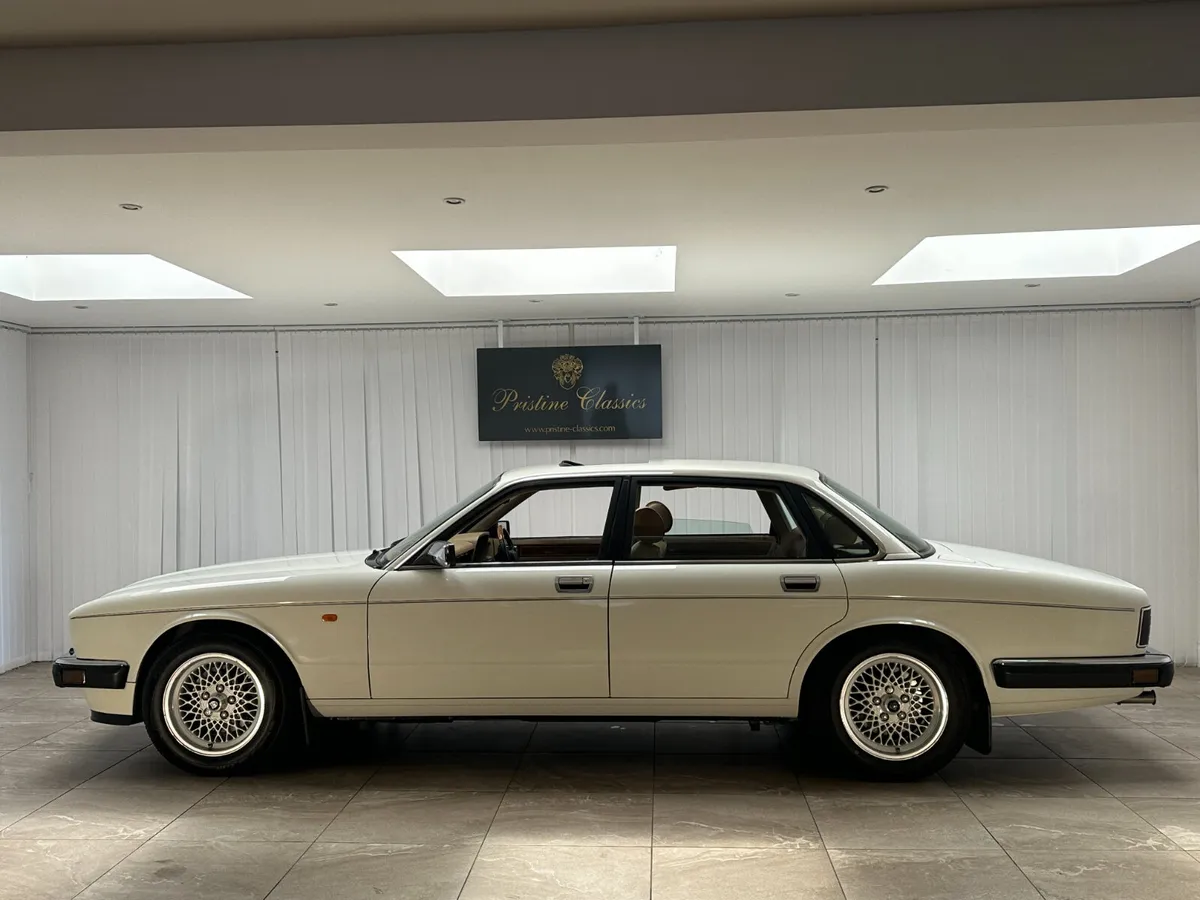 1994 Jaguar XJ81 - Image 3