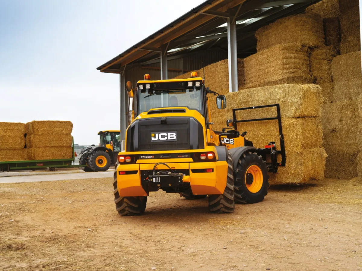 JCB TM320 S AGRI Telescopic Wheel Loader 5.2m - Image 1