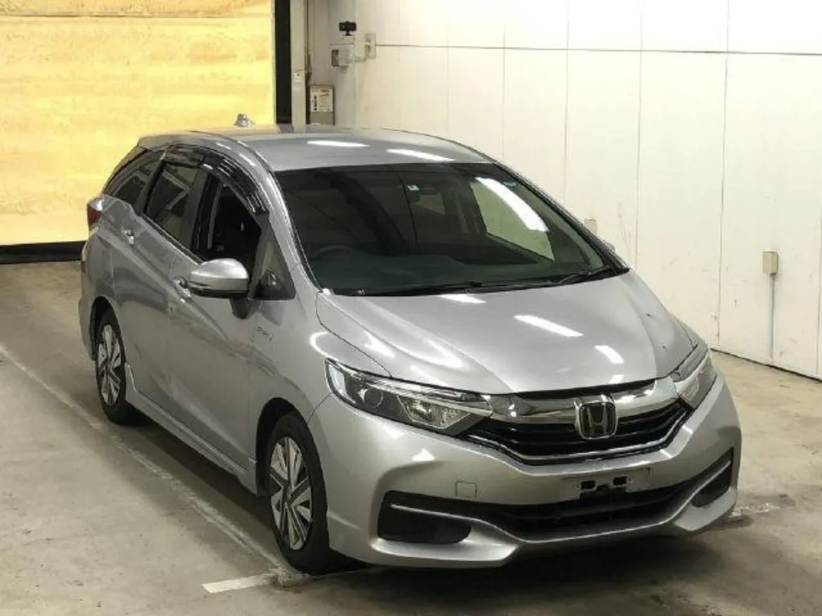 2018 Honda Shuttle- 12 Month Warranty - Image 1