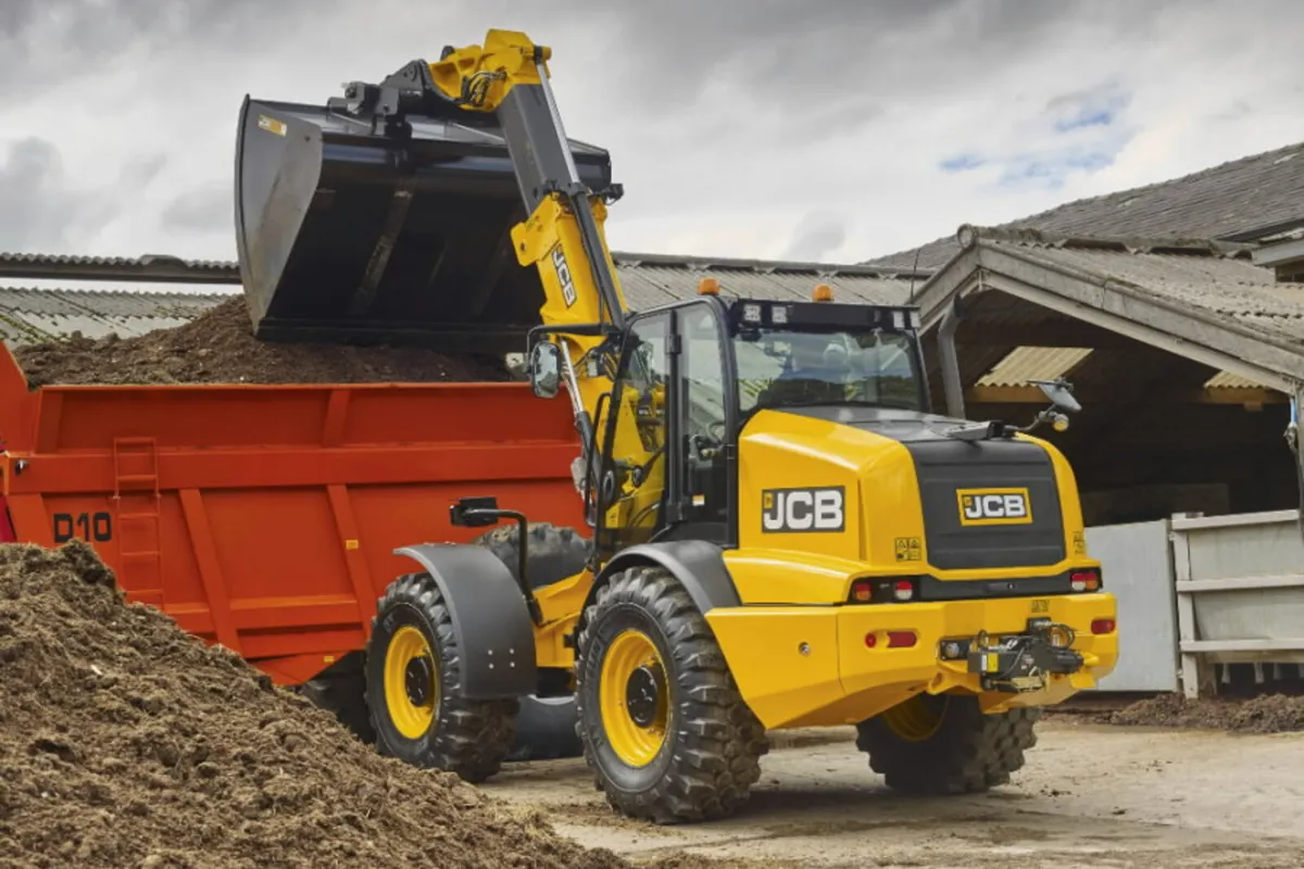 JCB TM420 AGRI Telescopic Wheel Loader 5.45m - Image 1