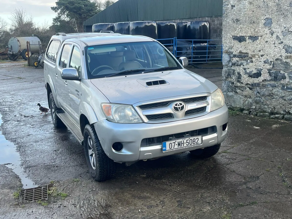 Toyota hilux Vigo. - Image 2