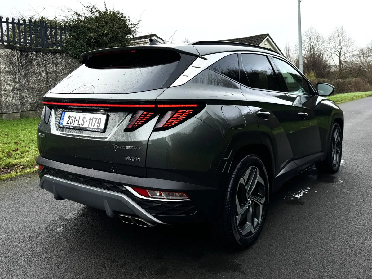 Hyundai Tucson PHEV 4WD Executive Plus - Image 4