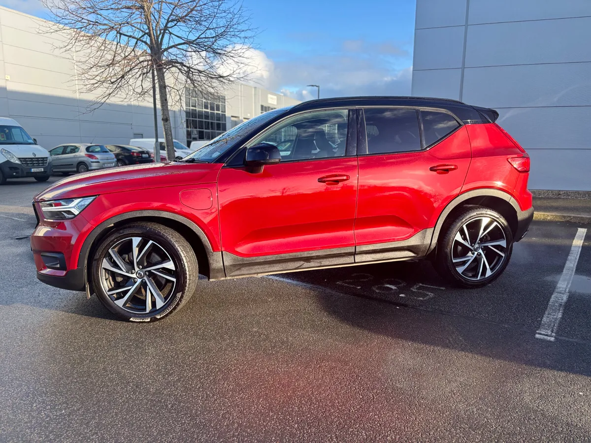 2021 Volvo XC40 ~ R Design ~ PHEV Hybrid - Image 2