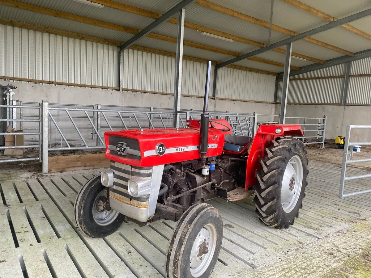 Vintage machinery - Image 1