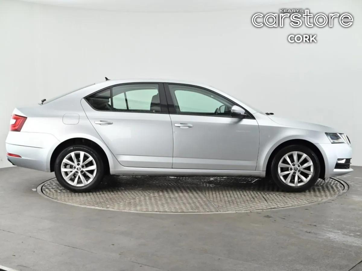 Skoda Octavia Ambition 1.0tsi 115HP - Image 3