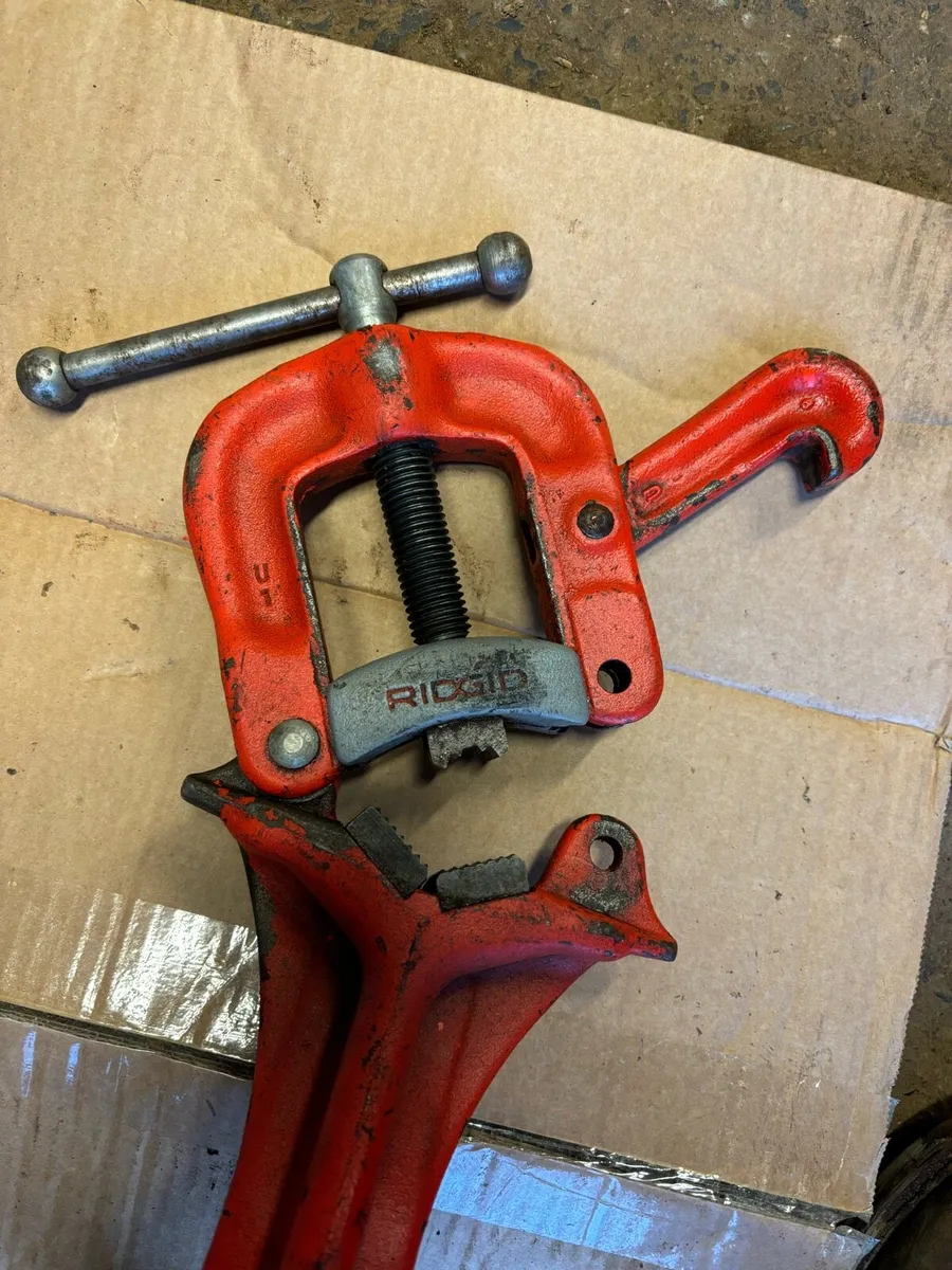 RIDGID LEG  PIPE VICE/ CLAMP/ R700 SUPPORT ARM - Image 1