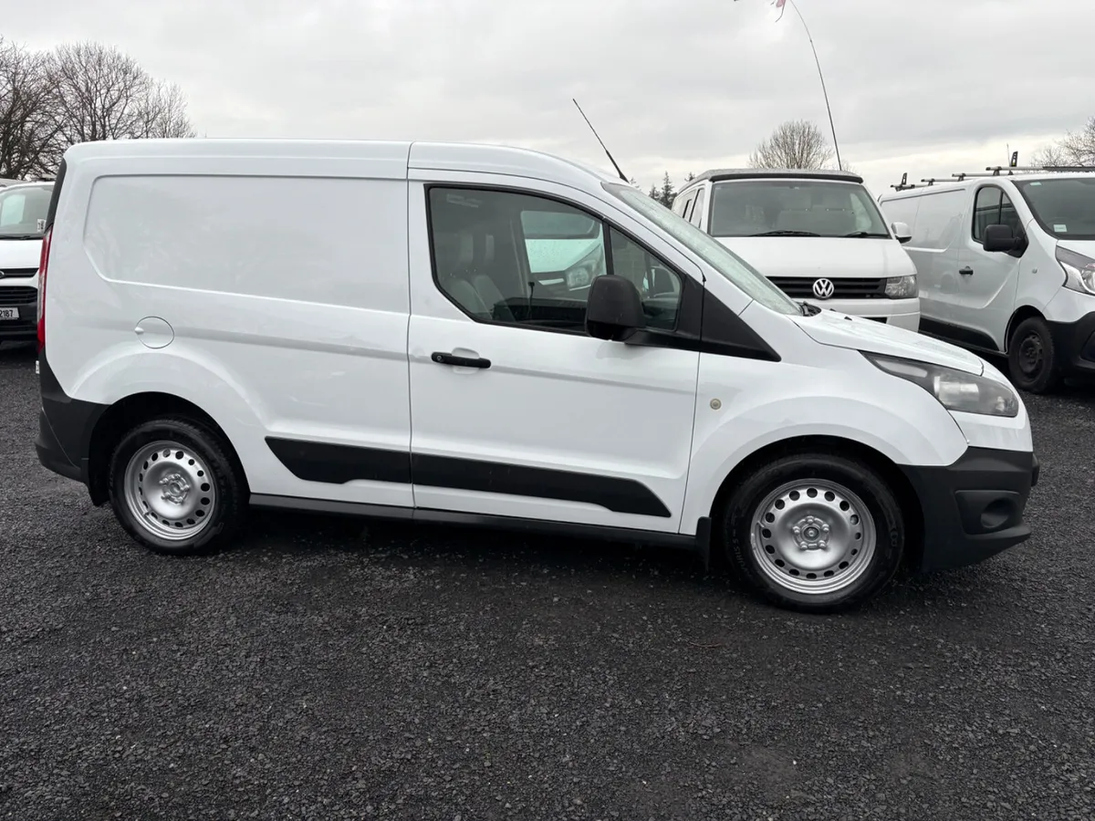 Ford Transit Connect LOW km - Image 4