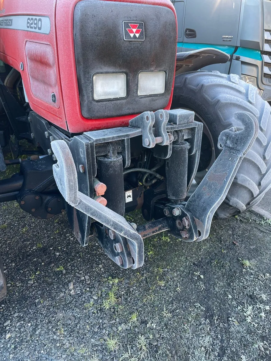 MF 6290 front linkage & Loader - Image 1