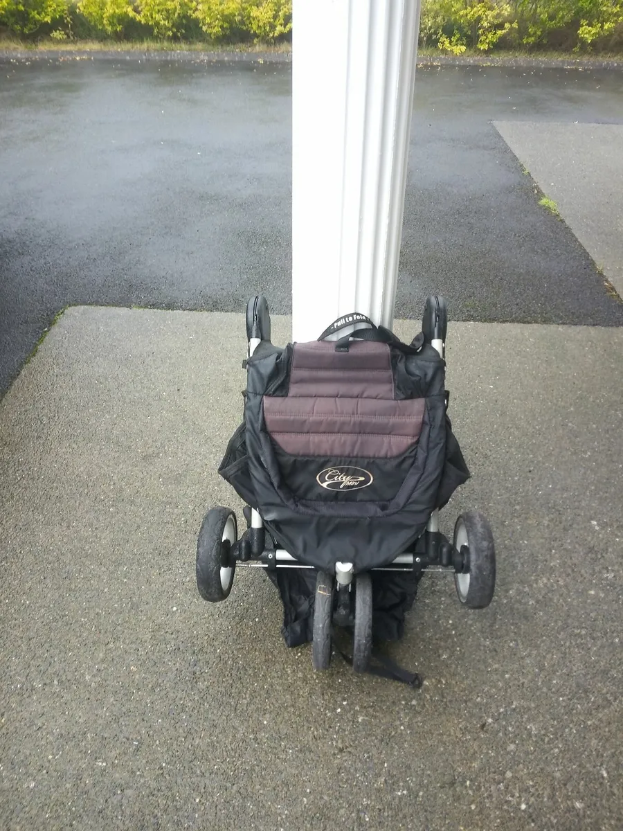 Pushchair and Footmuff - Image 4