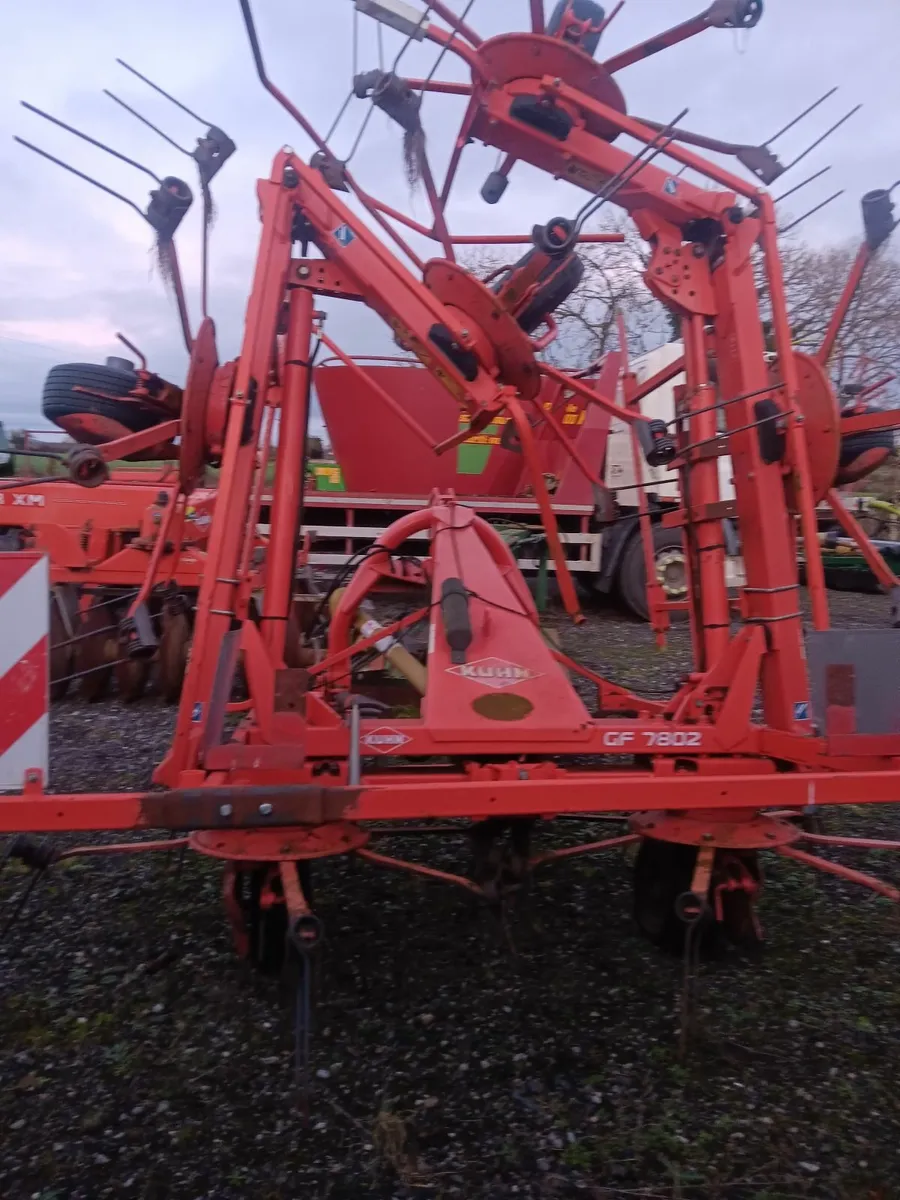 Kuhn GF7802 Tedder - Image 1