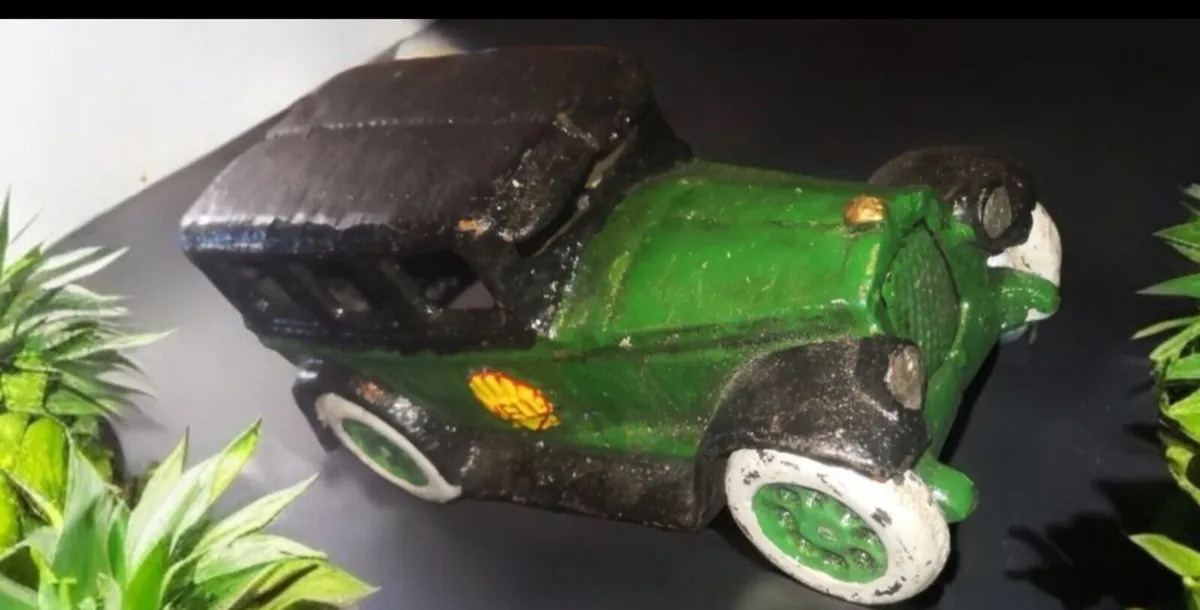 Cast iron heavy Shell car - Image 2