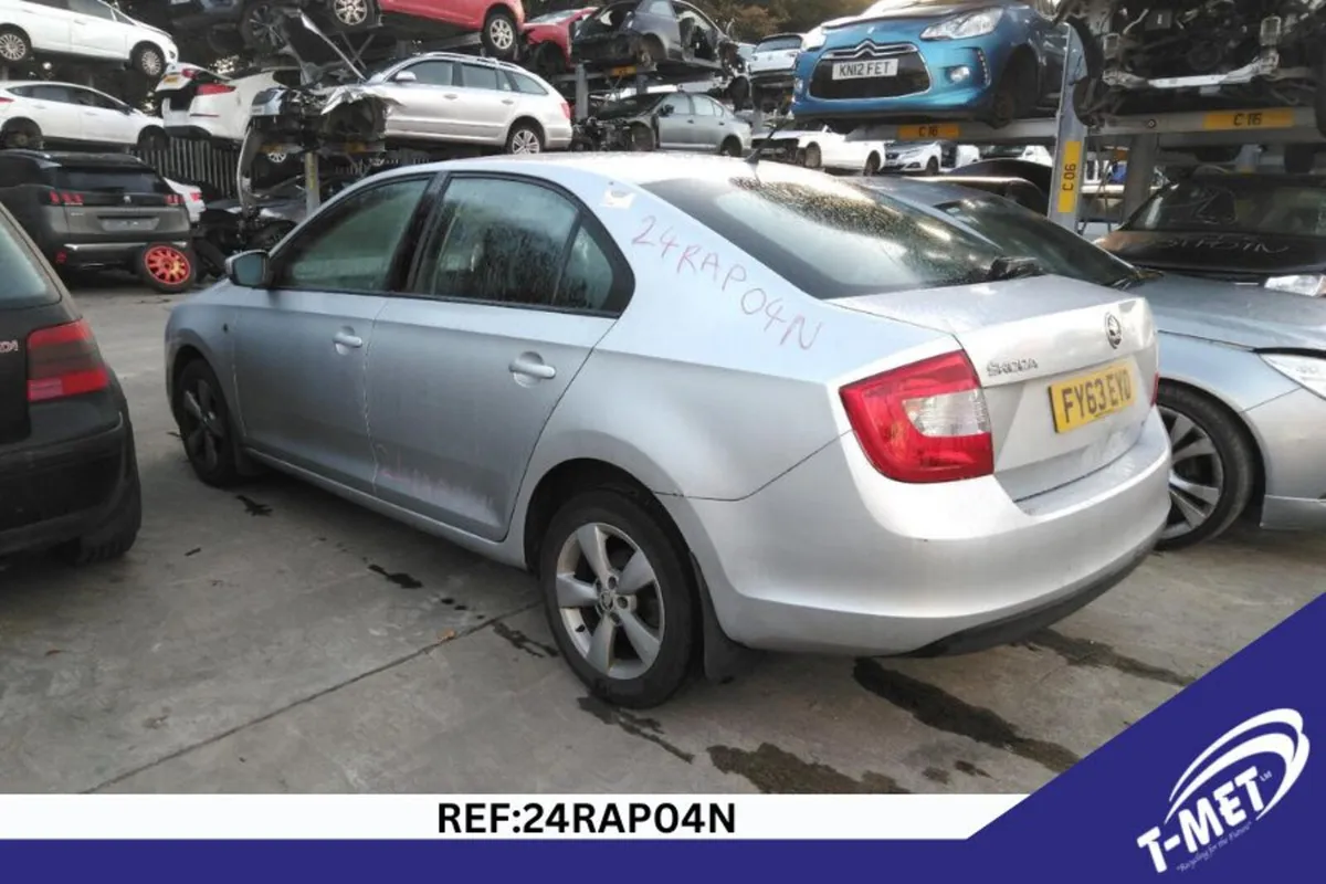 2013 SKODA RAPID BREAKING FOR PARTS - Image 3