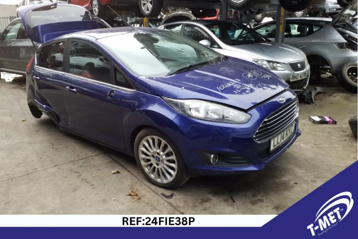 2014 FORD FIESTA BREAKING FOR PARTS - Image 2