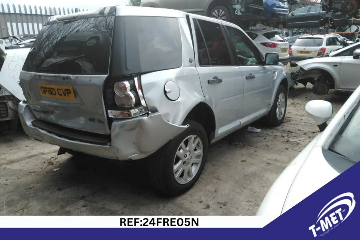 2010 LAND ROVER FREELANDER BREAKING FOR PARTS - Image 3