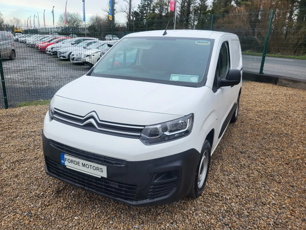 Citroen Berlingo 2021 - Image 2