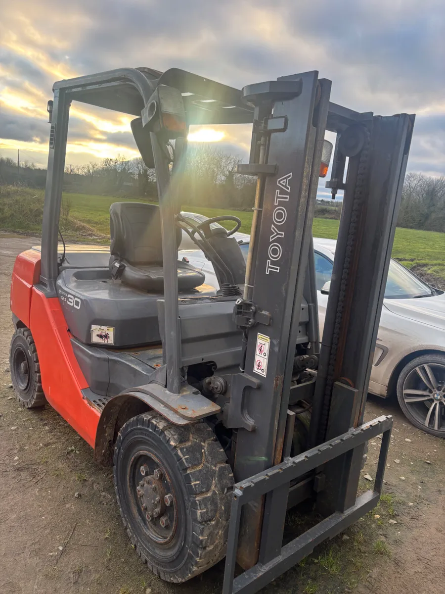 2018 Toyota Forklift 3 ton - Image 3