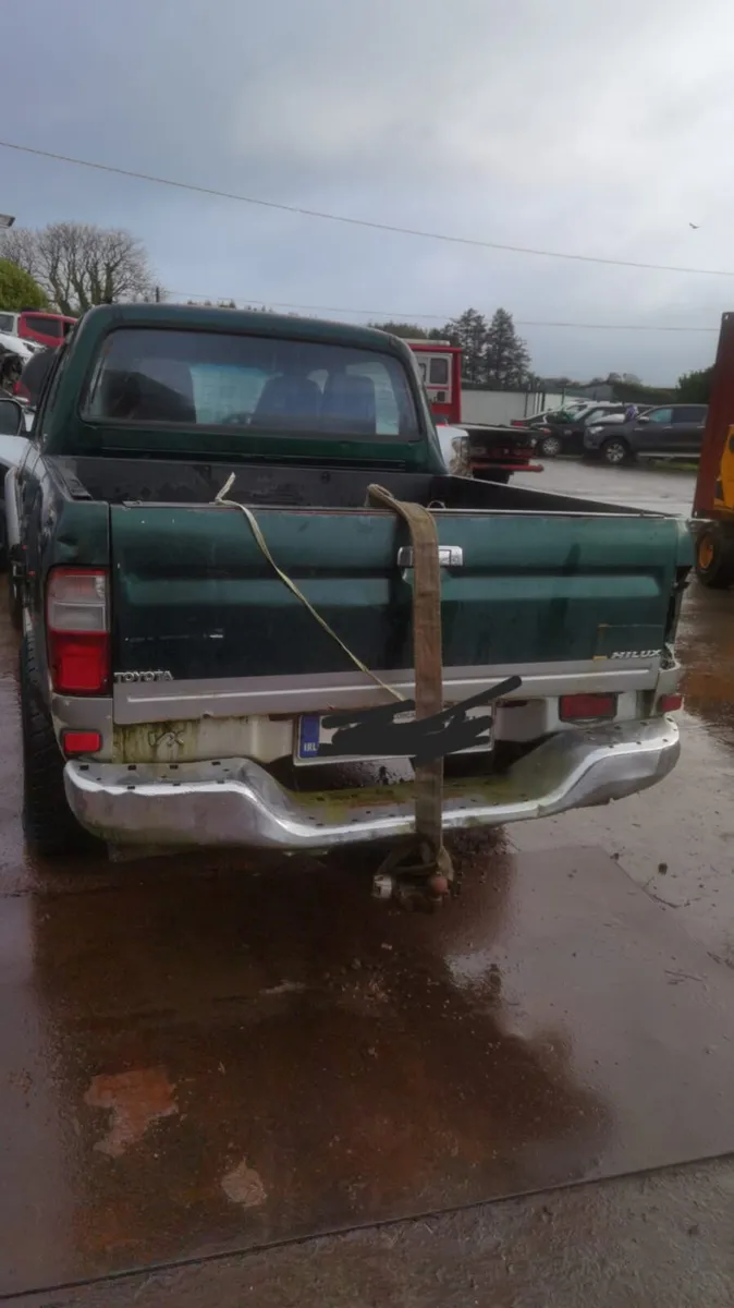 2004 TOYOTA HILUX 2.5 D4D - Image 4