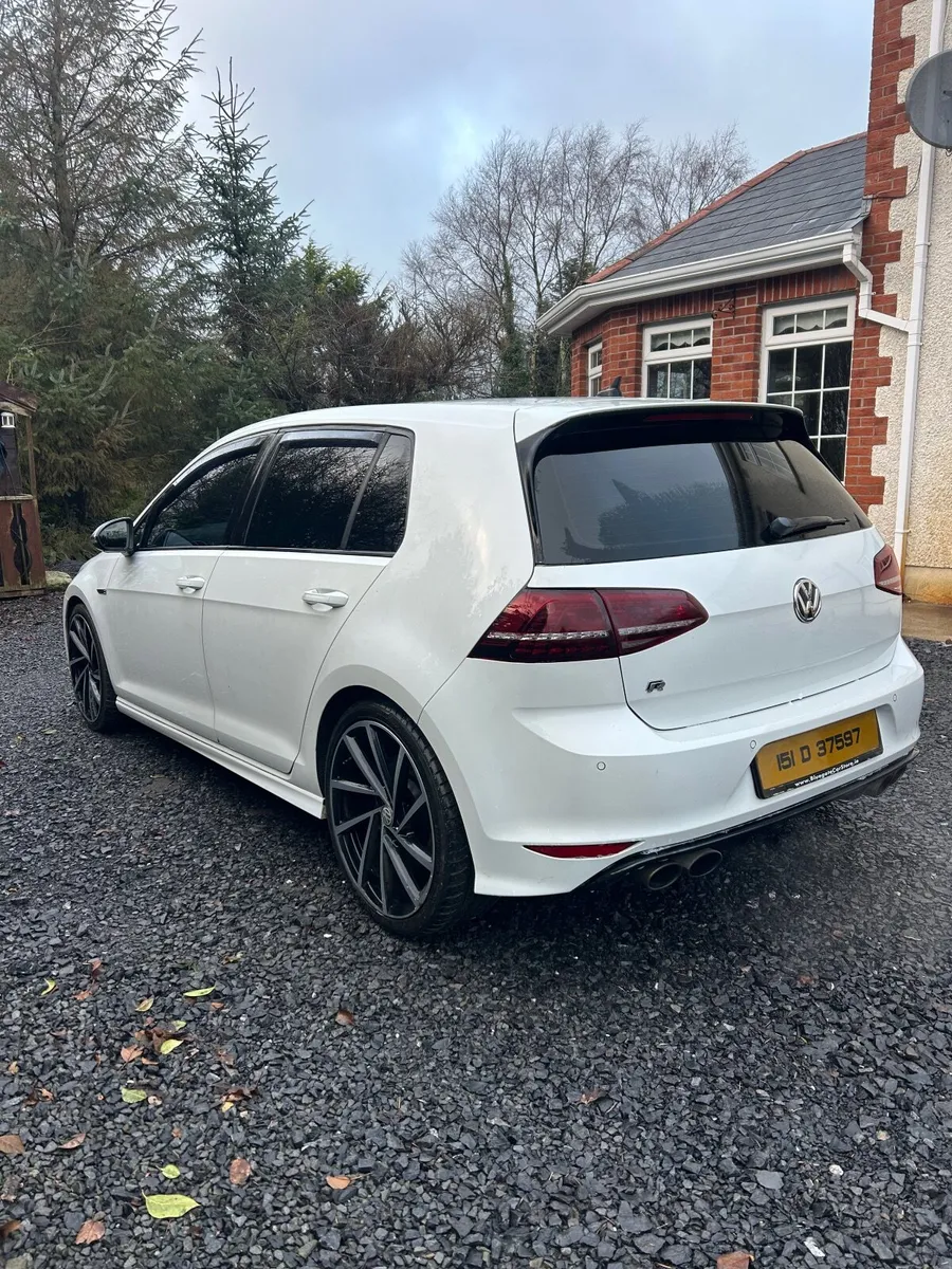 Volkswagen Golf 2015 - Image 1