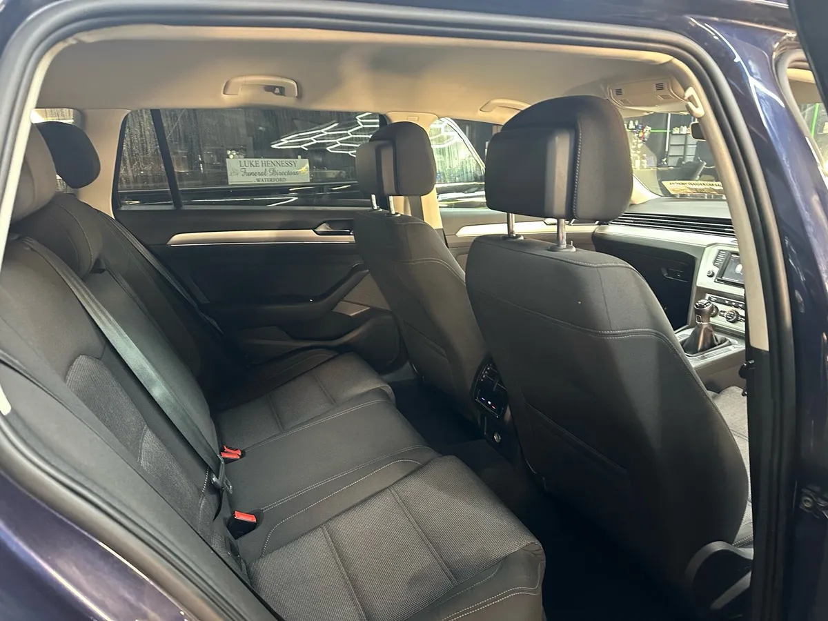 Volkswagen Passat 2015 - Image 4