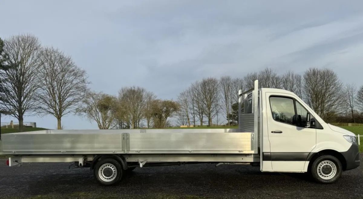 DROPSIDE 2022 MERCEDES-BENZ SPRINTER - Image 3
