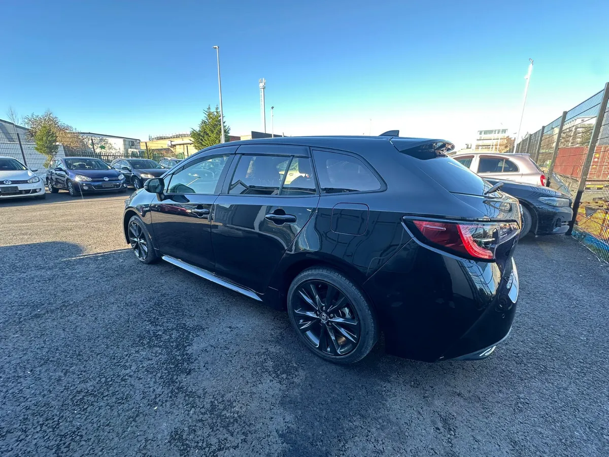 TOYOTA COROLLA TOURING HYBRID2020 - Image 4