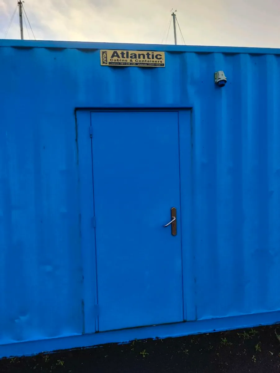 40ft High Cube Container Security Door and Lights - Image 2