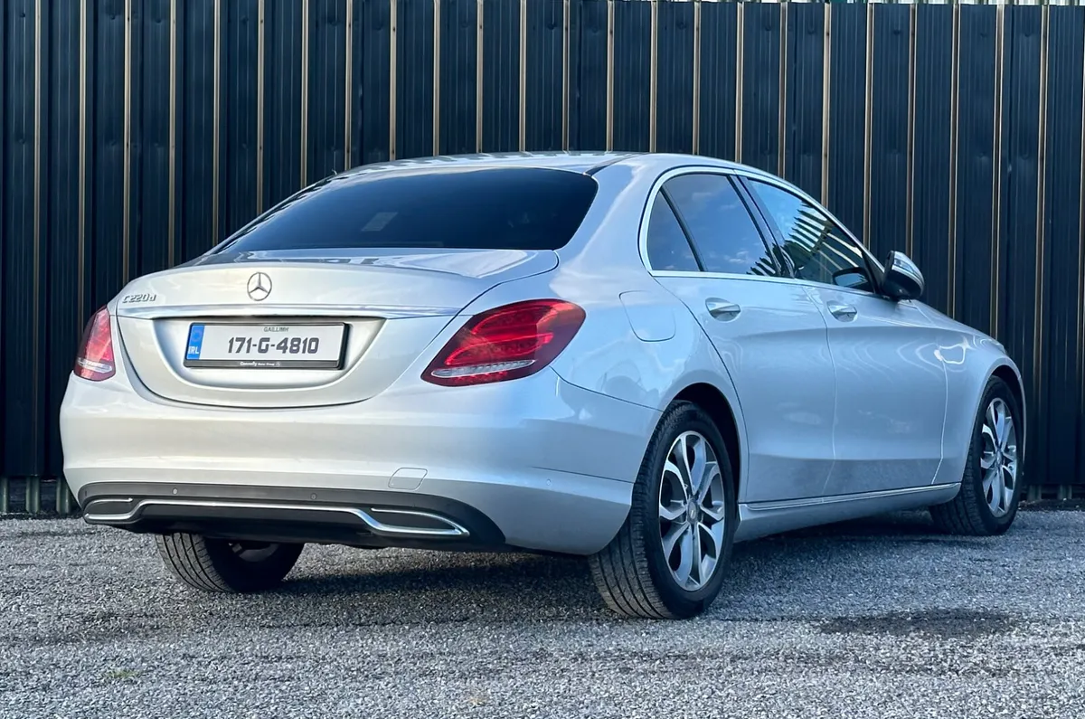 Mercedes-Benz C220d Auto *Immaculate - Image 3