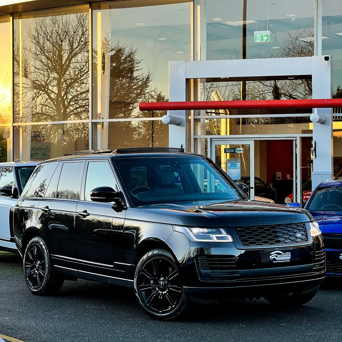 2020 (202) Range Rover Vogue Westminister P400e - Image 1