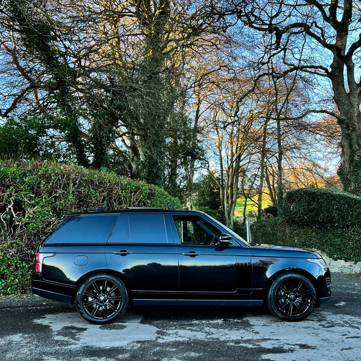 2020 (202) Range Rover Vogue Westminister P400e - Image 3