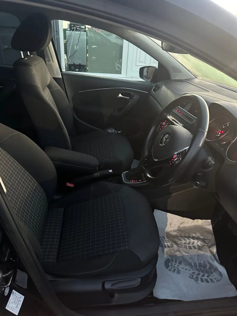 VOLKSWAGON POLO 1.2L TSI Comfortline 2015 - Image 17