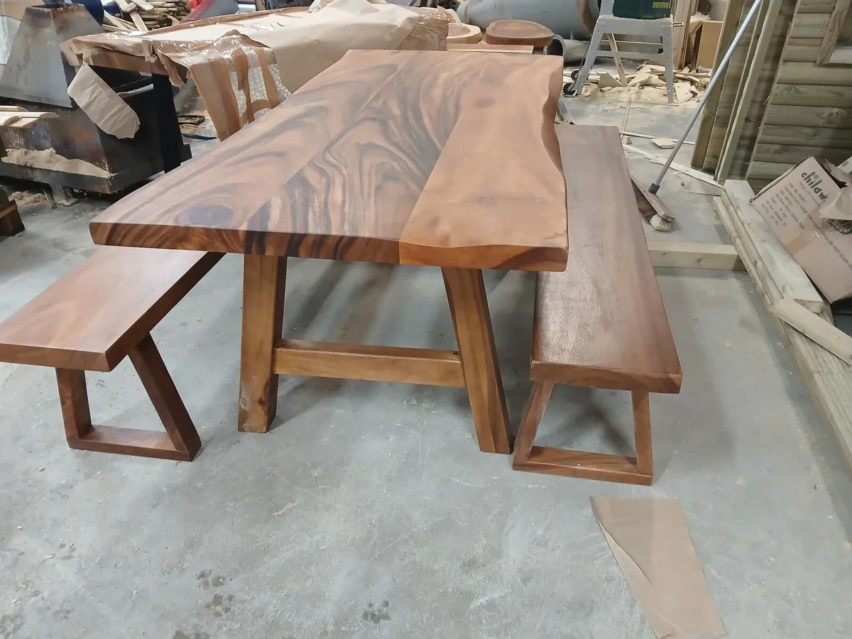 Solid acacia hardwood table - Image 2