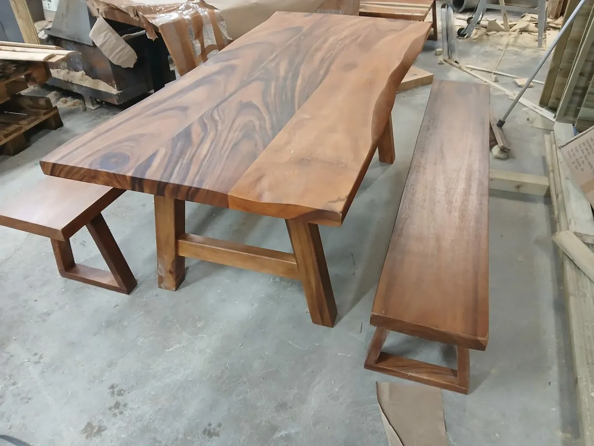 Solid acacia hardwood table - Image 4