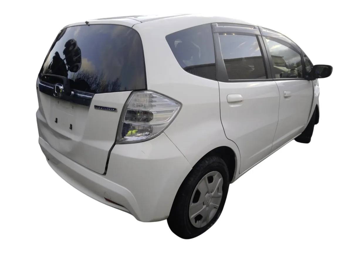 2013 HONDA FIT For Breaking/Dismantling - Image 4