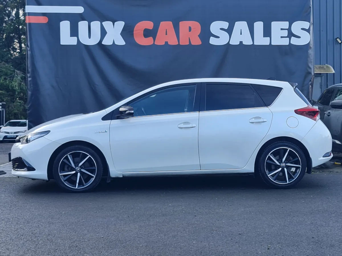 2018 Toyota Auris 1.8 VVT-I LUNA SPORT HYBRID AUTO - Image 3