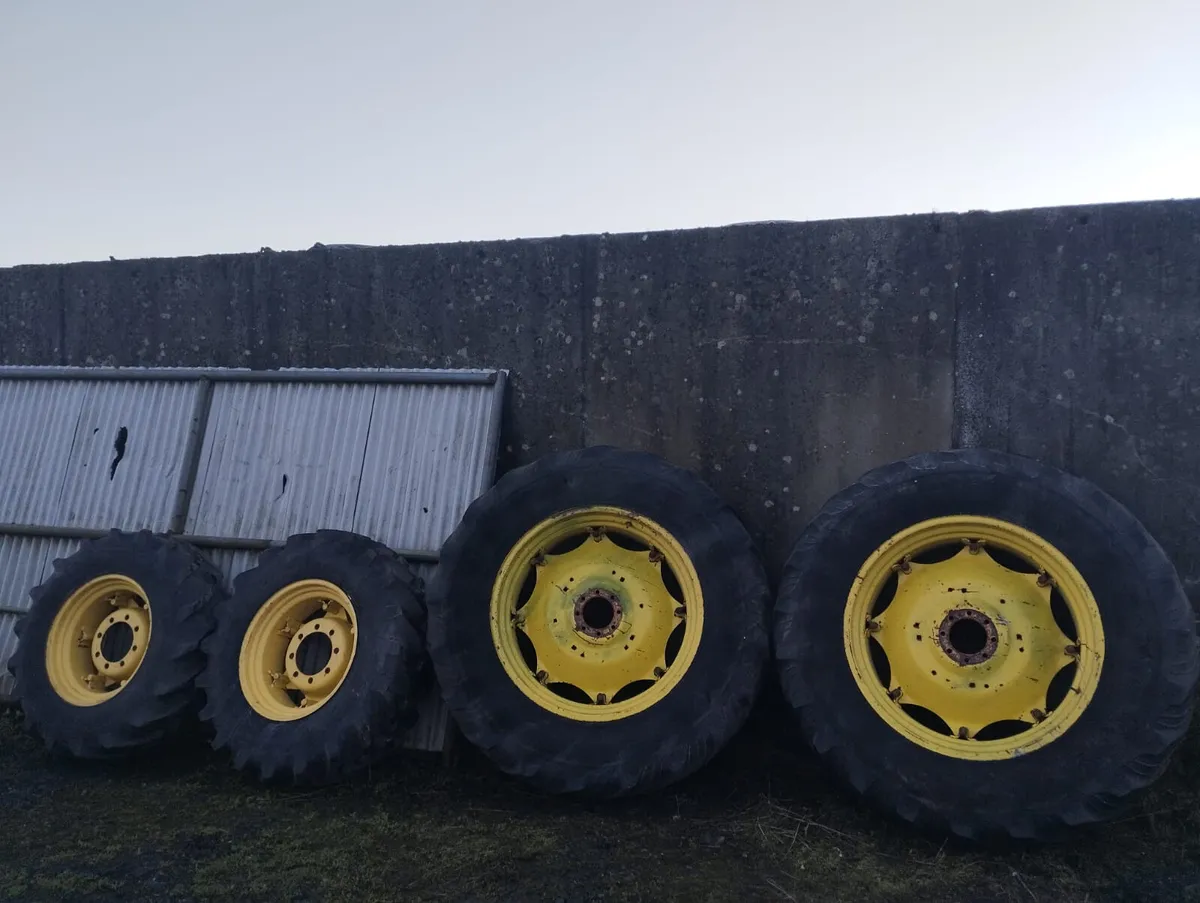 Tractor wheels - Image 1