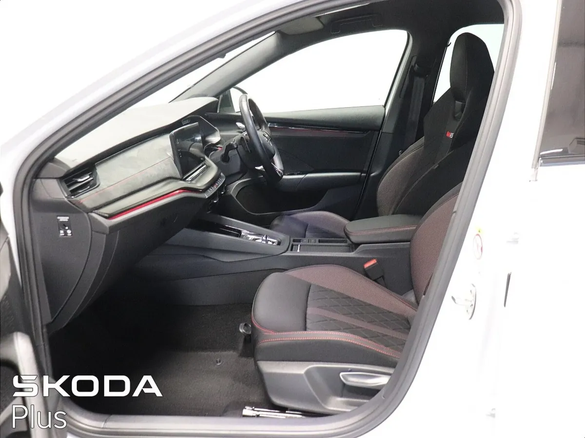 Octavia COMBI RS 200 BHP DSG - Image 4