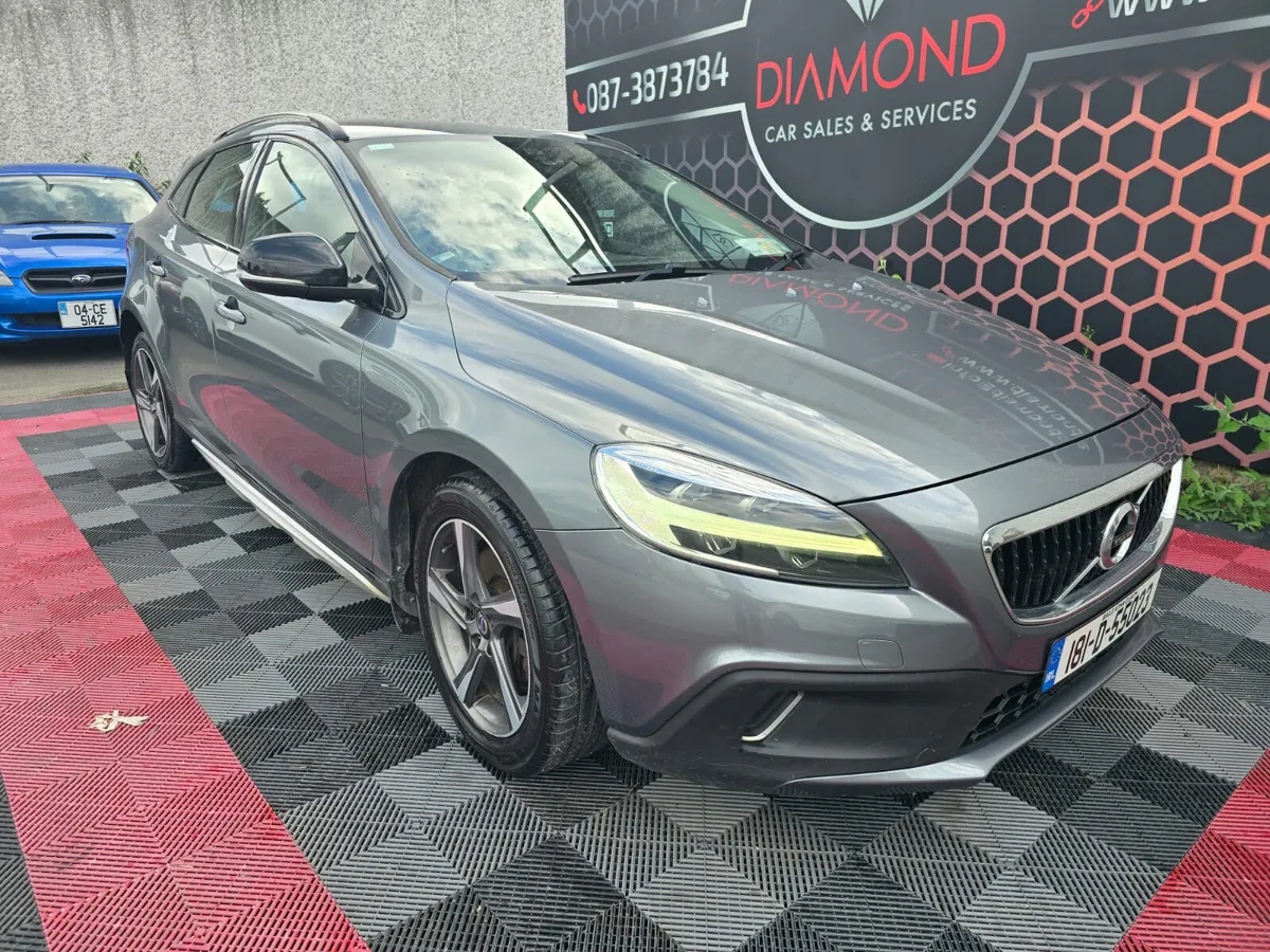 2018 VOLVO V40 D2 CROSS COUNTRY PRO - Image 1