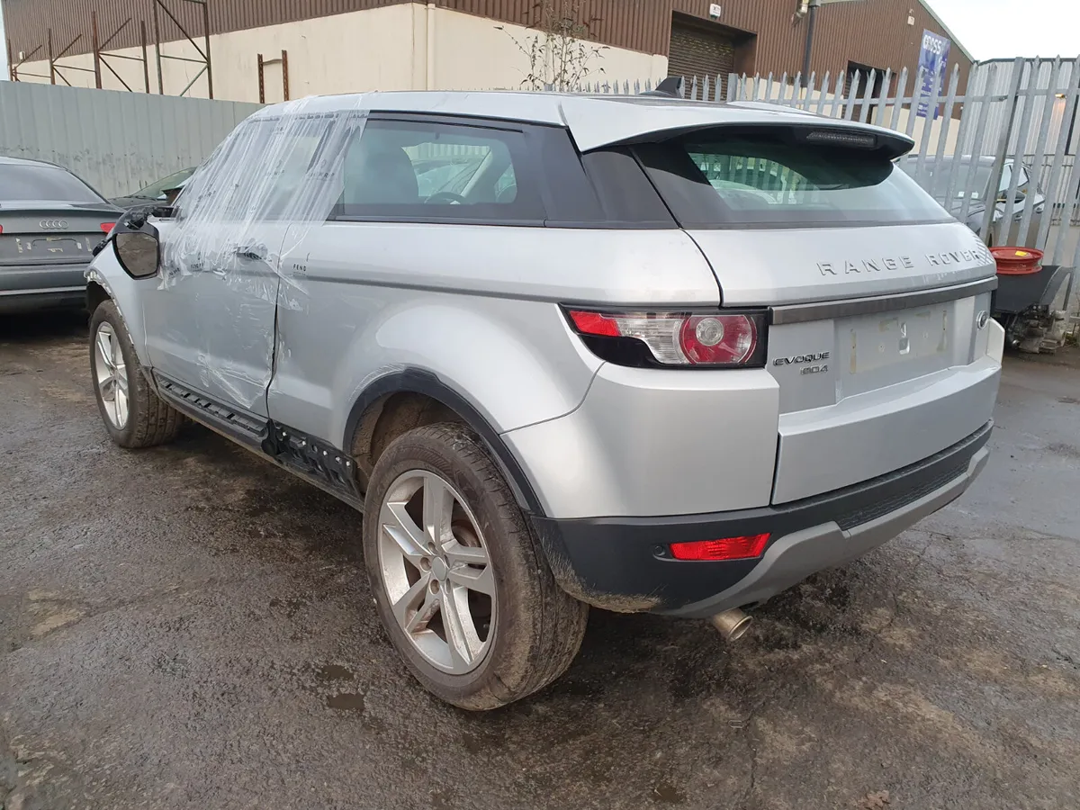 15 LAND ROVER RANGE ROVER EVOQUE 2.2D FOR BREAKING - Image 4