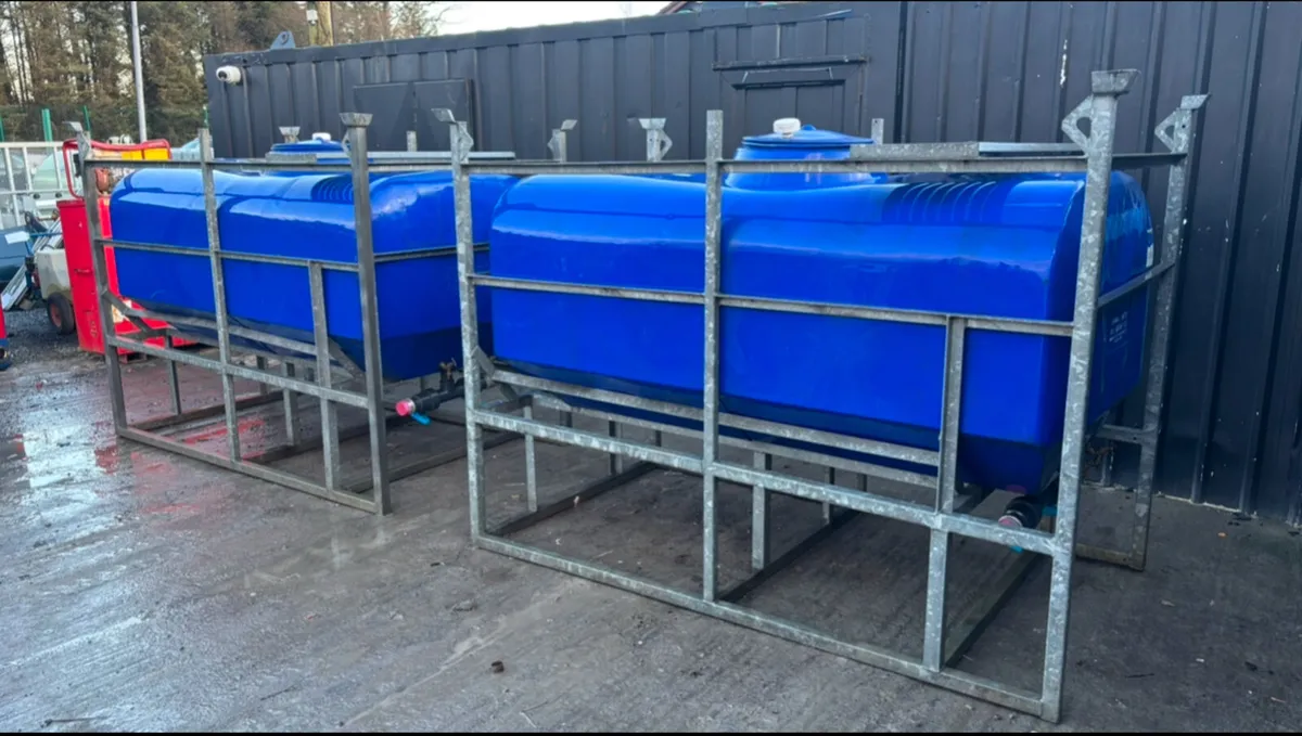 2300L Universal Water Tank - Image 1