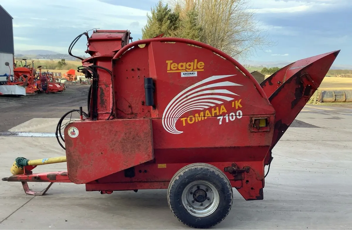 Teagle Straw Bedder - Image 2